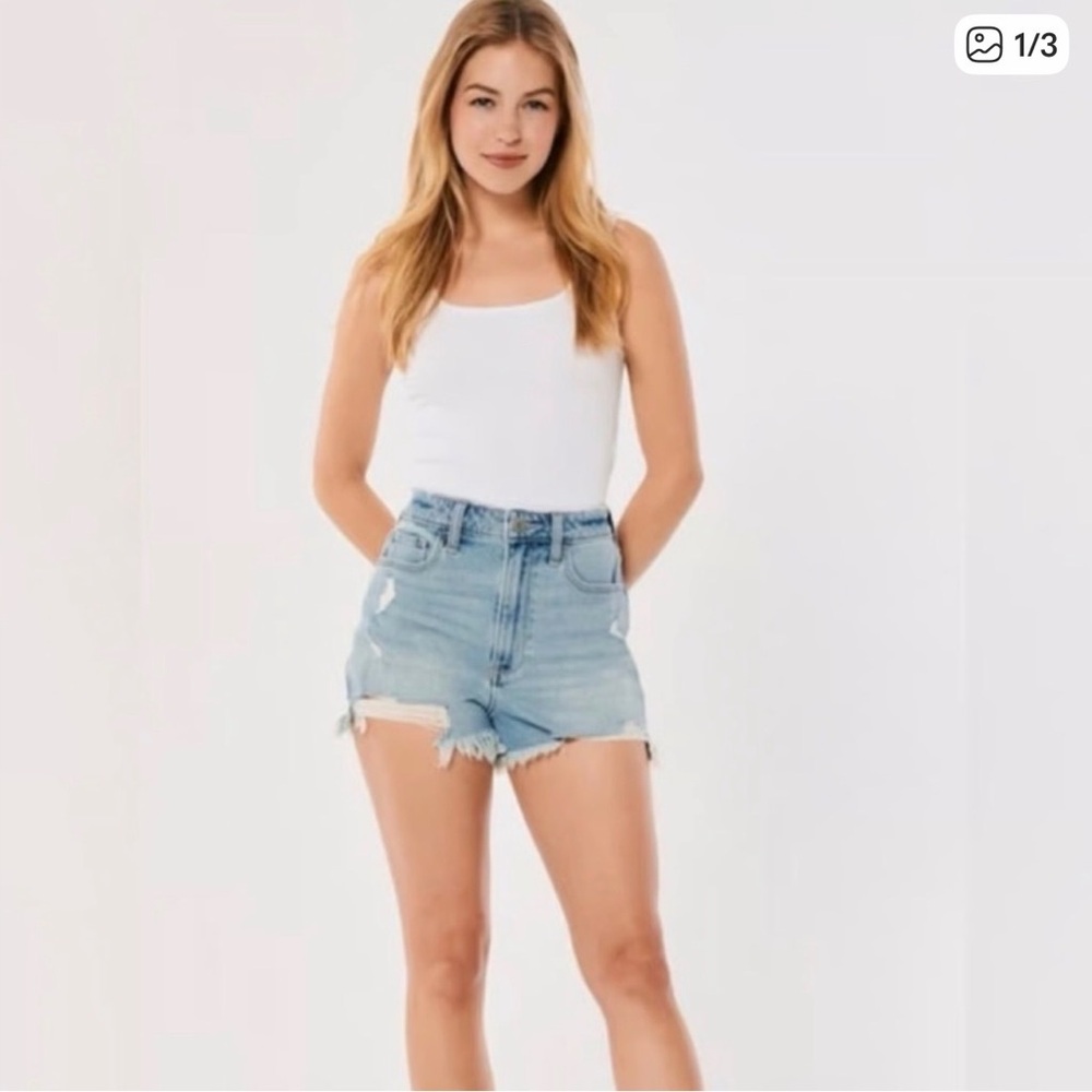 Hollister ultra high rise mom short 3”
